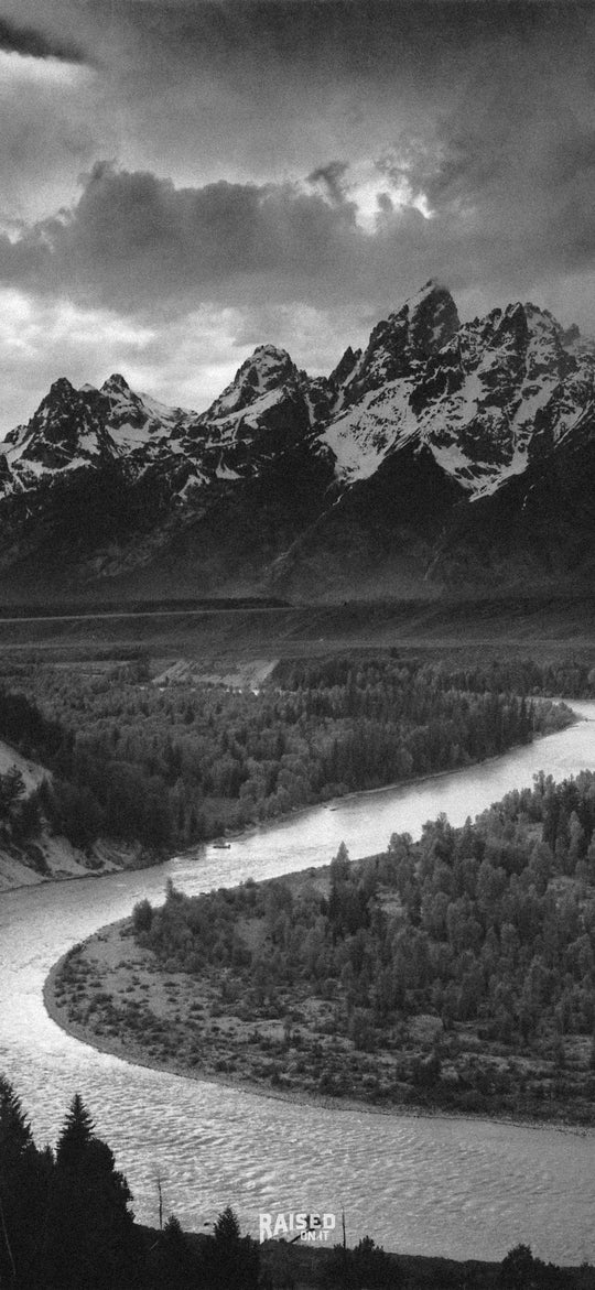 Free vintage Americana phone wallpaper — Tetons 1942