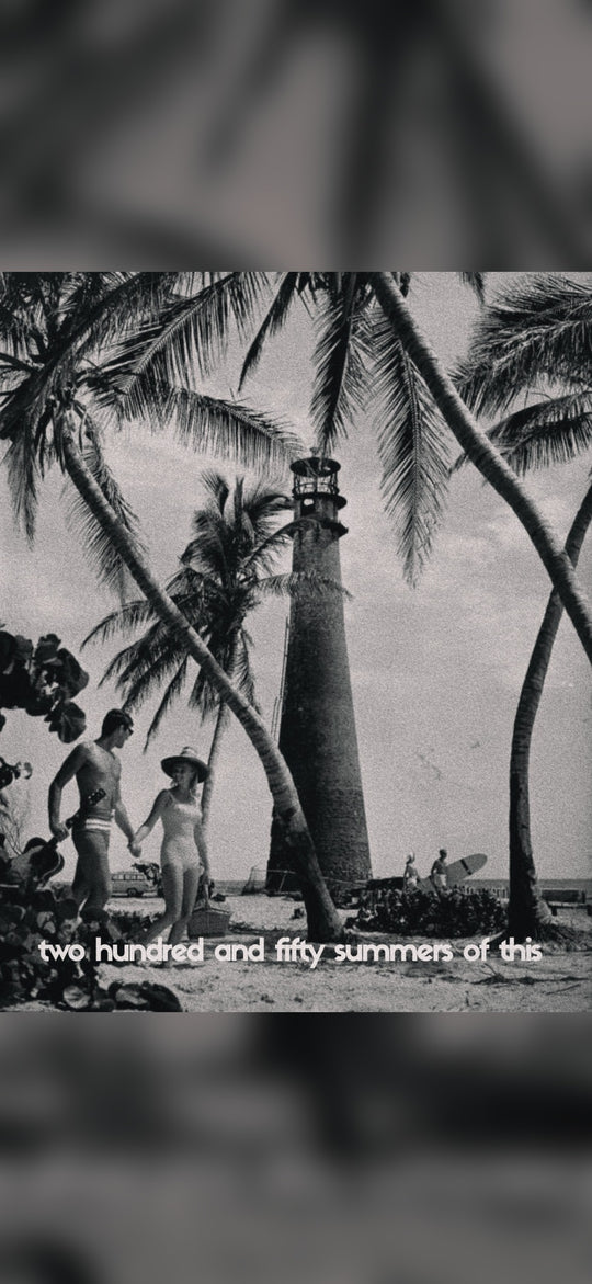 Free vintage Americana phone wallpaper — Lighthouse couple